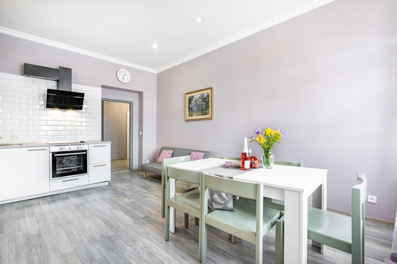 Apartment Happy Family Karlovy Vary Exterior foto