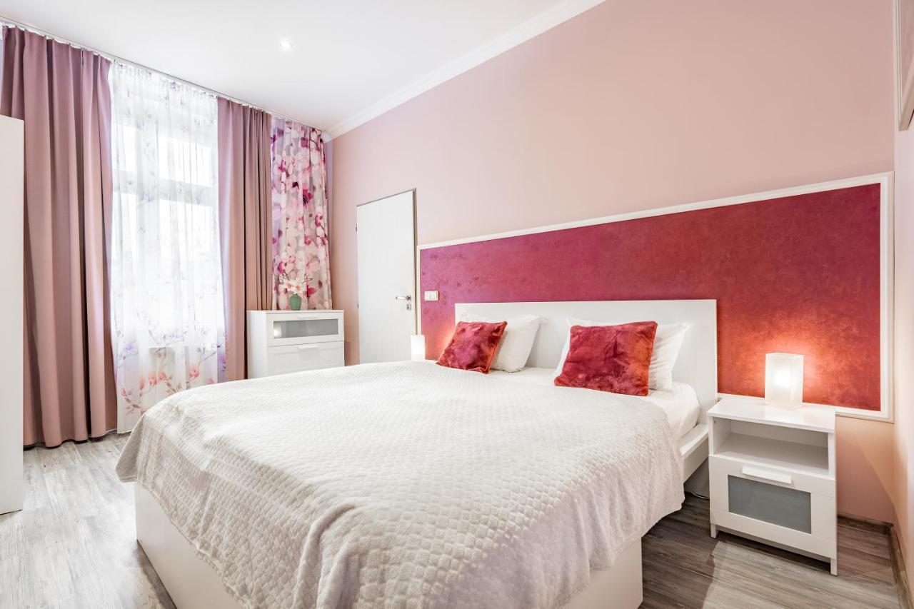 Apartment Happy Family Karlovy Vary Exterior foto
